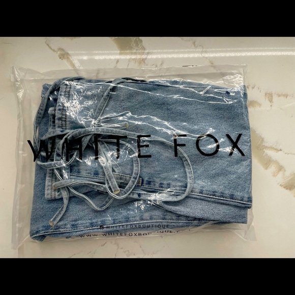 White Fox Boutique Hard To Believe Straight Leg Denim - Picture 4 of 4